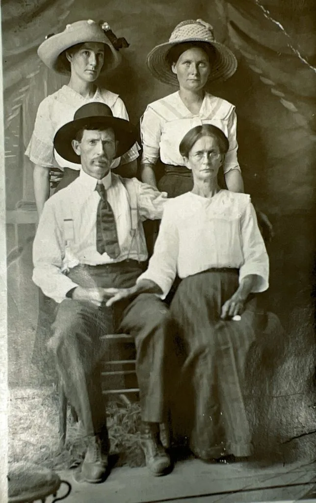 Tine Reed, Martha Reed and Andrew Pickens Shannon families